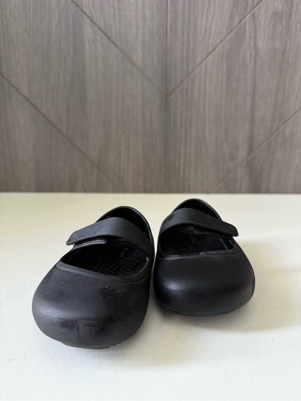 CROCS Baby Girls' Black Mary Jane Strap Shoes - Picture 2 of 4